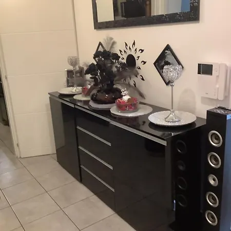 דירה Simple